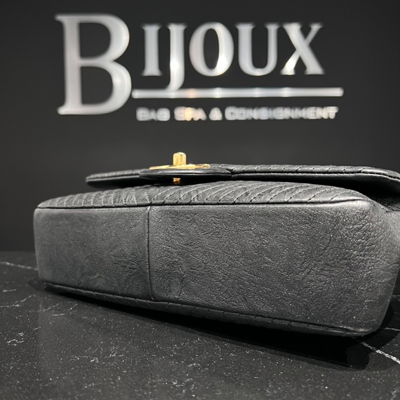 Chanel Goatskin Chevron Medium Single Flap - Picture 6 of 12